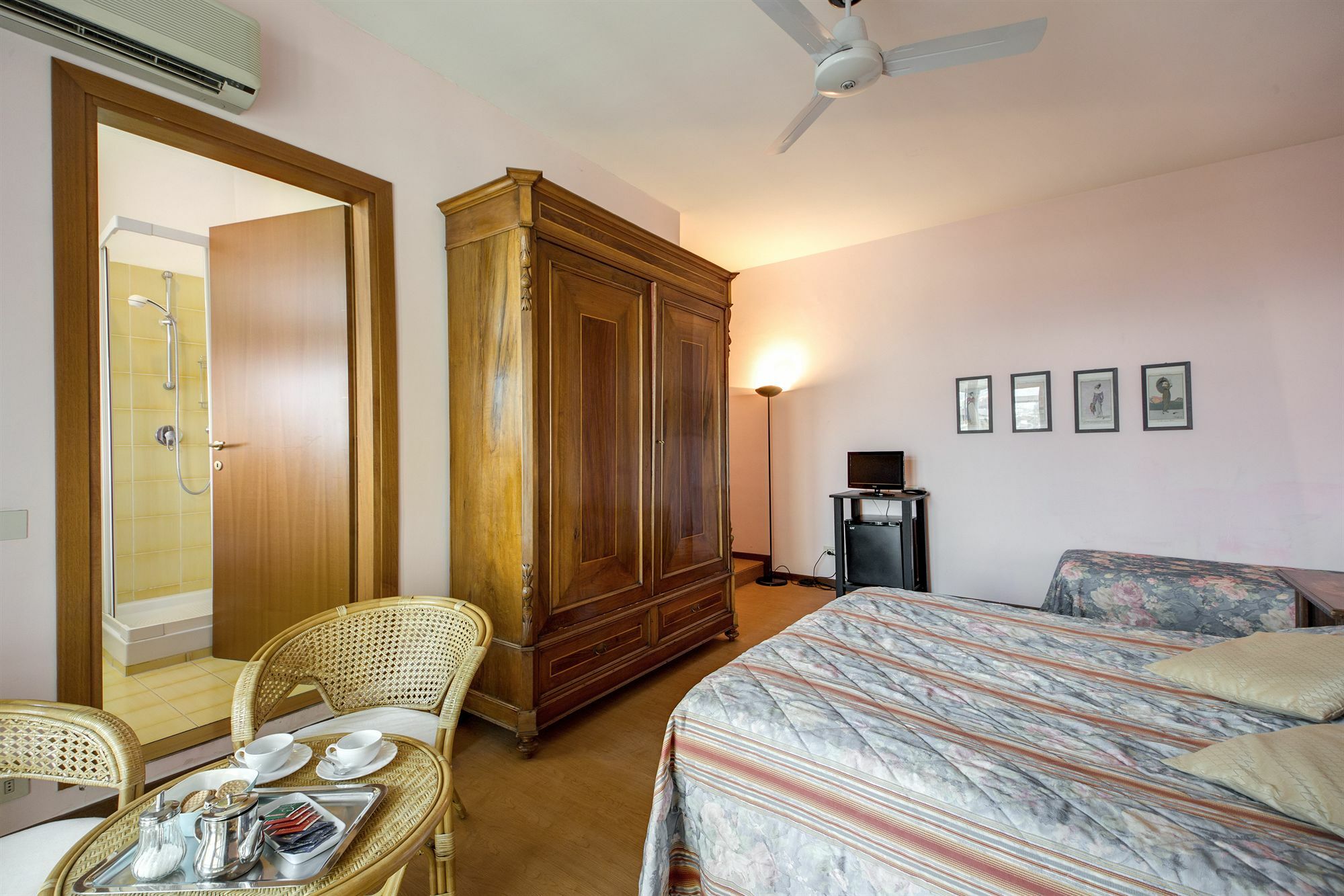 Hotel Residenza Giulia Florencia Exterior foto
